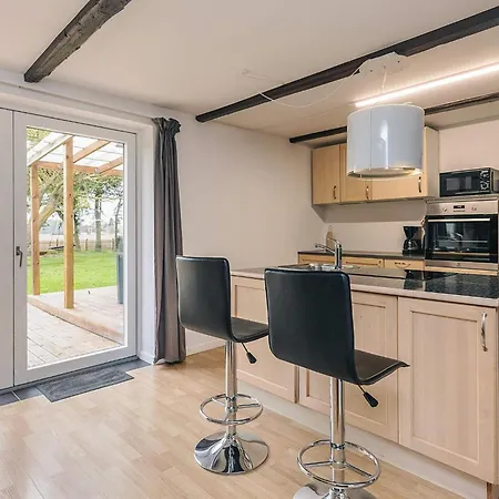 Cozy Vacation Home With Hot Tub Sakskøbing