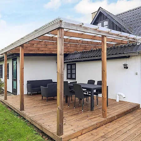 度假居 Cozy Vacation Near *